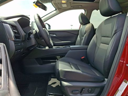 Certified 2025 Nissan Rogue SV w/ SV Premium Package AWD/4WD image 13