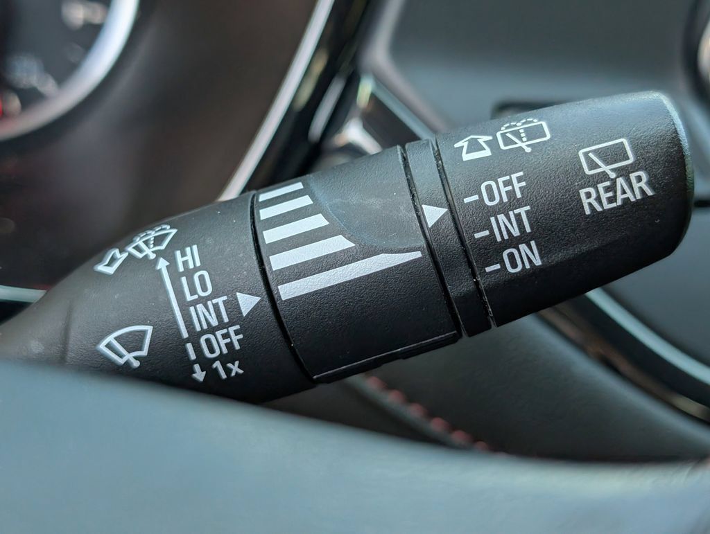 Used 2020 Chevrolet Blazer RS FWD image 25