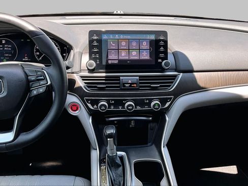 Used 2018 Honda Accord EX-L image 7