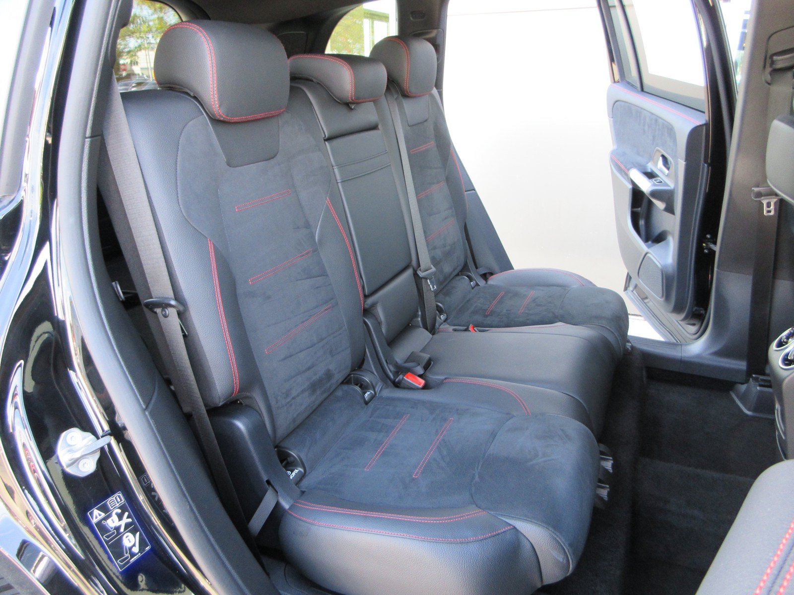 Used 2022 Mercedes-Benz GLB 250 4MATIC image 20