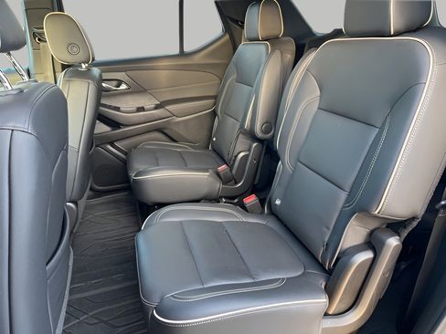 Used 2022 Chevrolet Traverse Premier w/ LPO, Floor Liner Package image 30