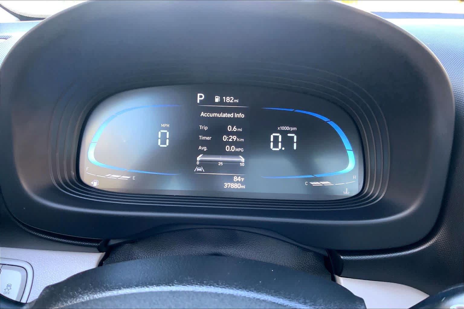 Certified 2025 Hyundai Venue SEL FWD image 25