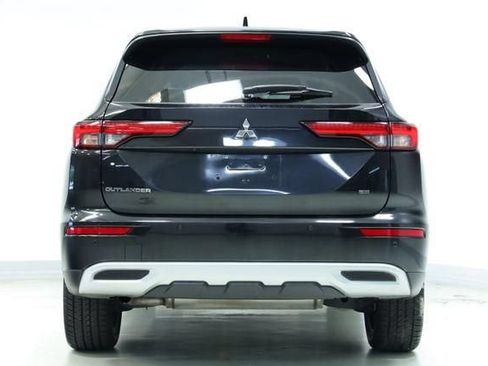 Used 2023 Mitsubishi Outlander SE FWD image 7