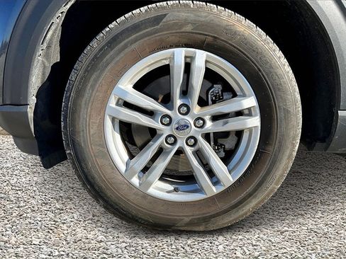 Used 2023 Ford Explorer XLT image 8