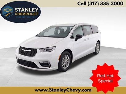 Used 2024 Chrysler Pacifica Touring-L