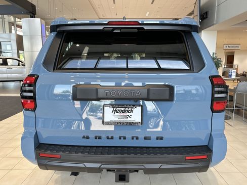 New 2026 Toyota 4Runner SR5 AWD/4WD image 8