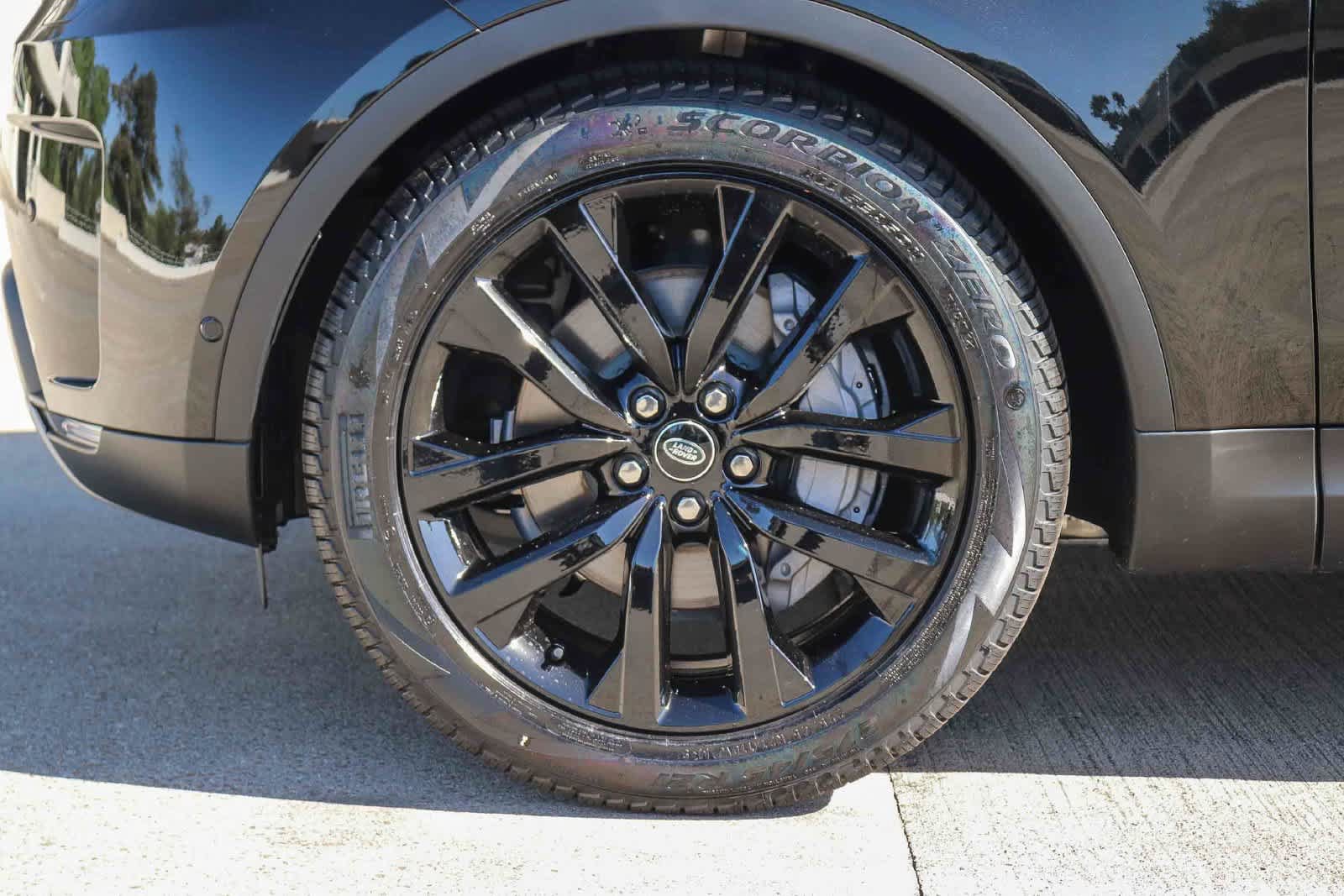 New 2026 Land Rover Discovery S AWD/4WD image 8
