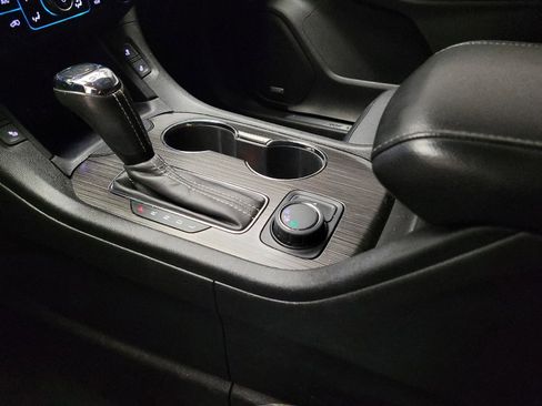 Used 2019 GMC Acadia SLT w/ Black Edition FWD image 26