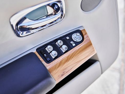 Used 2009 Rolls-Royce Phantom Drophead Coupe RWD image 33