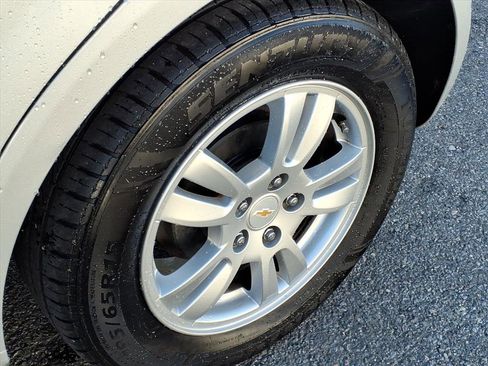 Used 2012 Chevrolet Sonic LT image 9