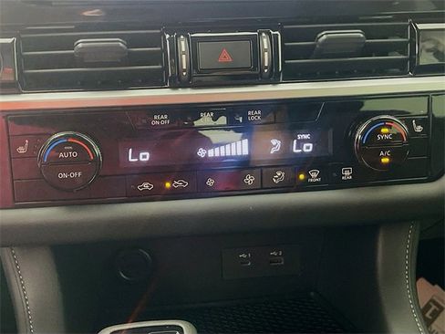 New 2025 Nissan Pathfinder SV image 11