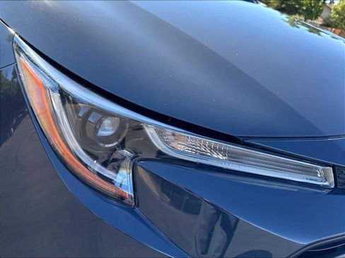 Used 2025 Toyota Corolla LE FWD image 31