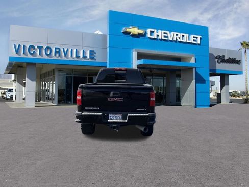 Used 2018 GMC Sierra 2500 Denali w/ Duramax Plus Package AWD/4WD image 7