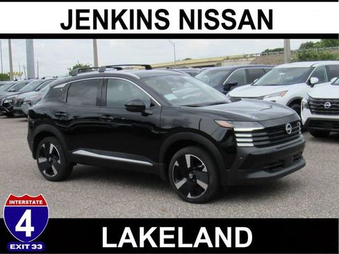 New 2026 Nissan Kicks SR w/ Cold Weather Package FWD image 1