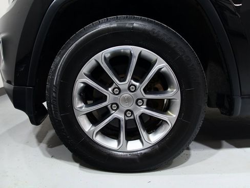 Used 2014 Jeep Grand Cherokee Limited image 18