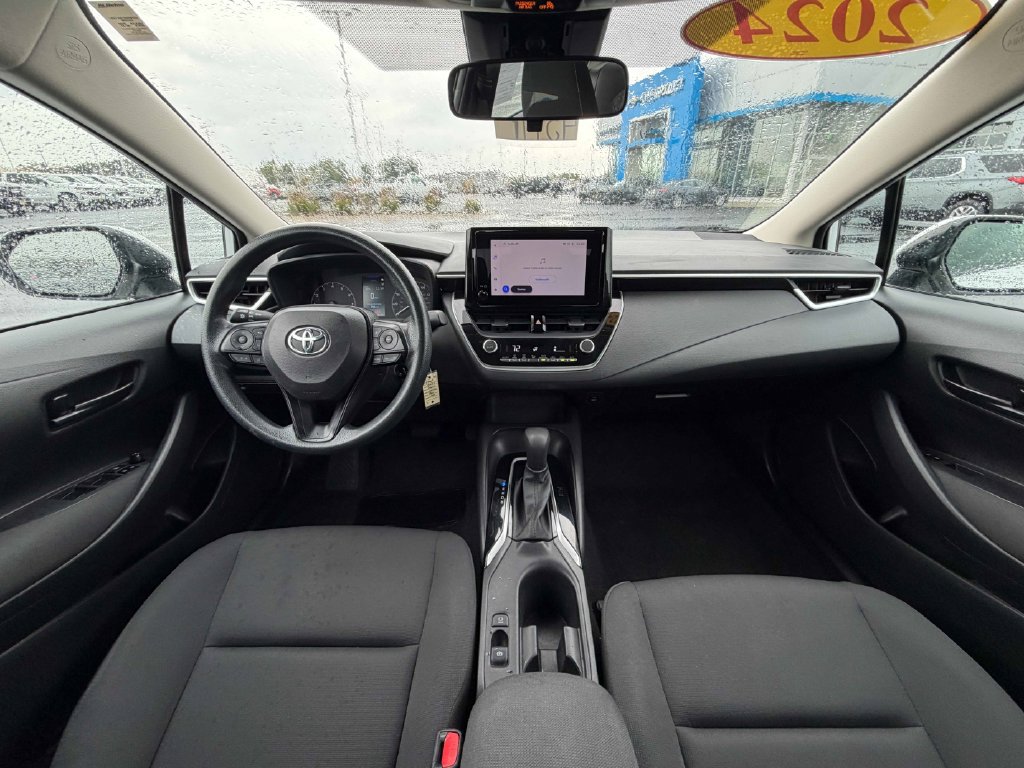 Used 2024 Toyota Corolla LE FWD image 29
