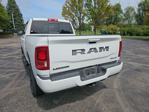 Used 2025 RAM 2500 Laramie AWD/4WD image 3