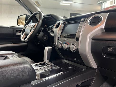 Used 2016 Toyota Tundra SR5 image 16