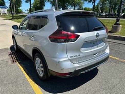 Used 2020 Nissan Rogue SV AWD/4WD image 7