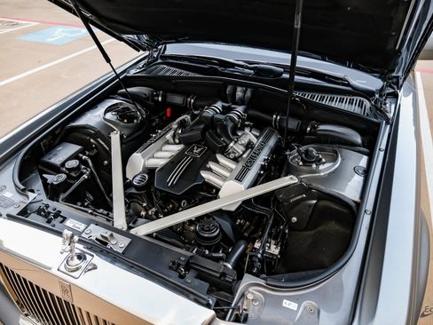 Used 2014 Rolls-Royce Phantom Sedan image 91