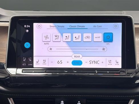 Used 2024 Volkswagen Atlas SE w/ Panoramic Sunroof Package AWD/4WD image 18