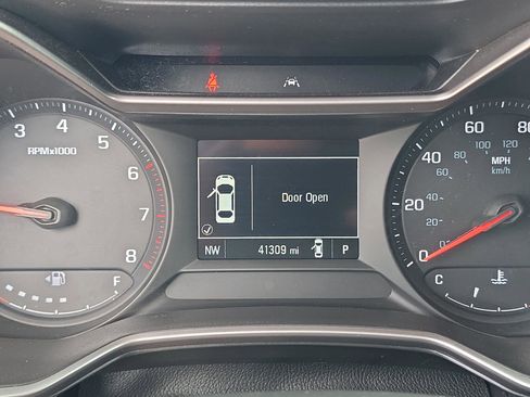 Used 2023 Chevrolet TrailBlazer LS image 34