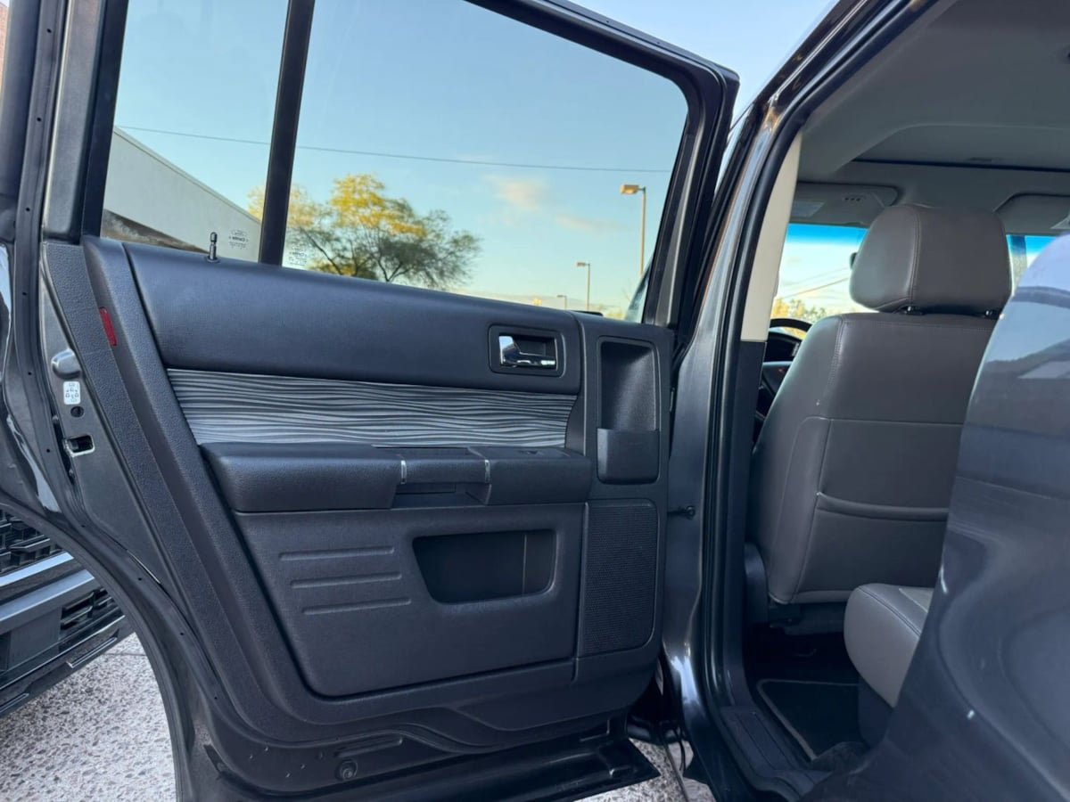Used 2018 Ford Flex SEL w/ Equipment Group 202A FWD image 32