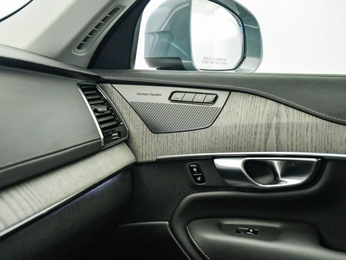 Certified 2023 Volvo XC90 T8 Ultimate w/ Protection Package Premier image 30