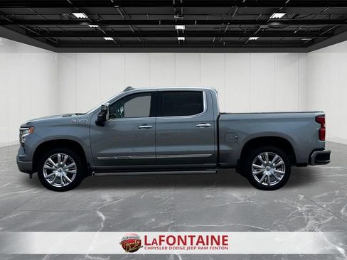 Used 2023 Chevrolet Silverado 1500 High Country w/ Technology Package AWD/4WD image 2