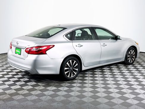 Used 2017 Nissan Altima 2.5 SV image 10