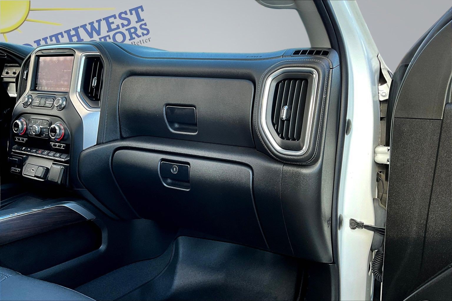 Used 2022 GMC Sierra 3500 SLT w/ SLT Premium Package AWD/4WD image 28