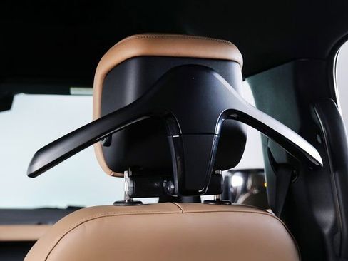 New 2026 Land Rover Defender 130 X-Dynamic SE image 13