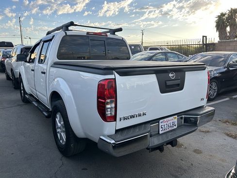Used 2019 Nissan Frontier SV image 12