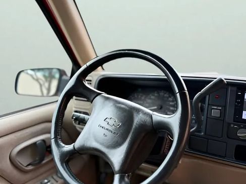 Used 1998 Chevrolet Silverado 3500 4x4 Crew Cab w/ Preferred Equipment Group 2 image 31