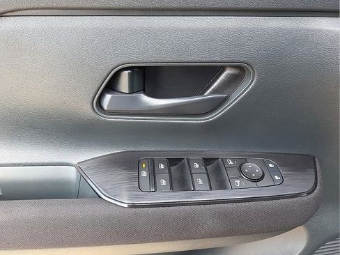 Used 2025 Nissan Kicks S image 15