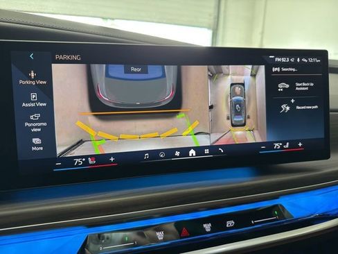 Used 2024 BMW i7 xDrive60 w/ Premium Package image 45