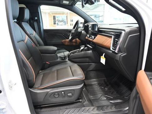 New 2026 GMC Canyon AT4 w/ Technology Plus Package AWD/4WD image 12