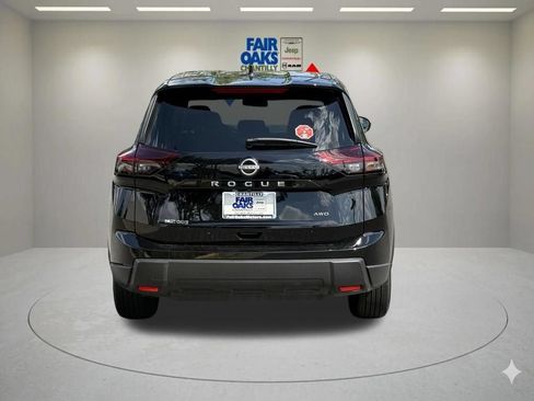 Used 2026 Nissan Rogue SV AWD/4WD image 7