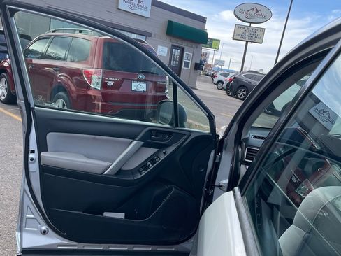 Used 2016 Subaru Forester 2.5i w/ Alloy Wheel Package image 10