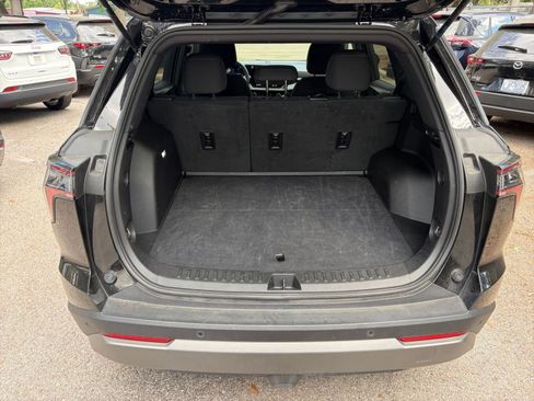 Used 2025 Chevrolet Equinox LT FWD image 30