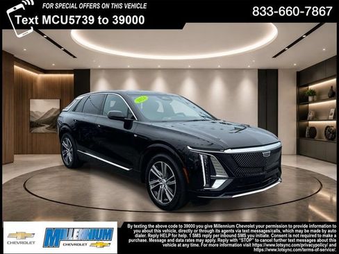 Used 2024 Cadillac Lyriq Luxury AWD/4WD image 1