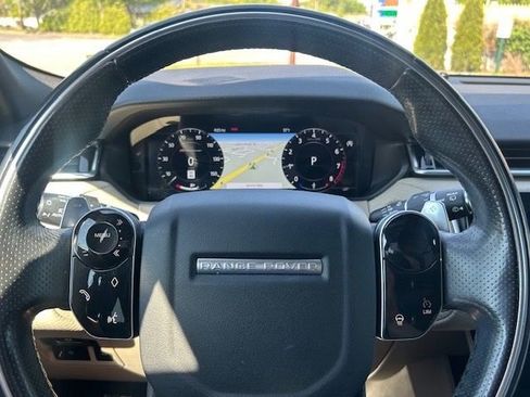 Used 2019 Land Rover Range Rover Velar R-Dynamic SE AWD/4WD image 28