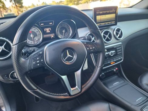 Used 2015 Mercedes-Benz GLA 250 4MATIC image 36