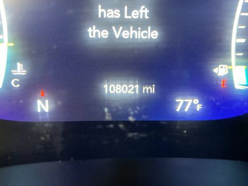 Used 2021 Chrysler Pacifica Touring-L FWD image 60