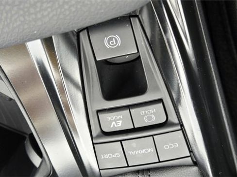 Certified 2025 Toyota Camry SE image 18