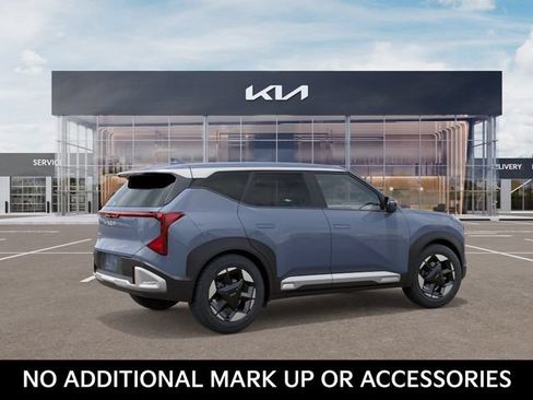 New 2027 Kia Seltos S FWD image 6