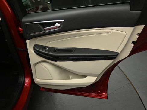 Certified 2022 Ford Edge Titanium w/ Class II Trailer Tow Package image 28
