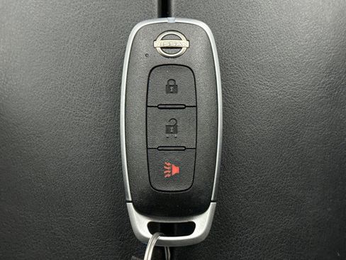 Used 2023 Nissan Rogue S image 21