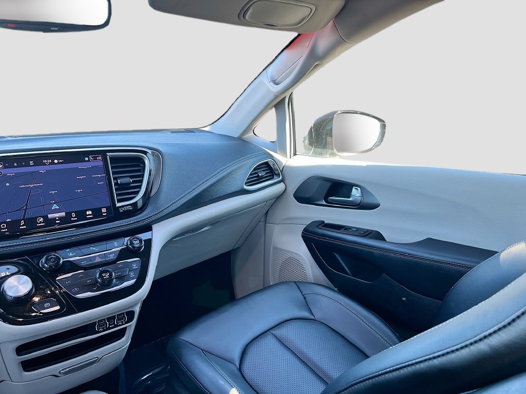 Used 2024 Chrysler Pacifica Limited FWD image 23