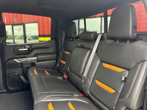 Used 2022 GMC Sierra 1500 AT4 w/ AT4 Premium Package AWD/4WD image 11